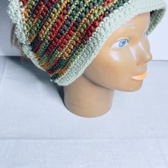 Bonnets - Picture 6 of 6